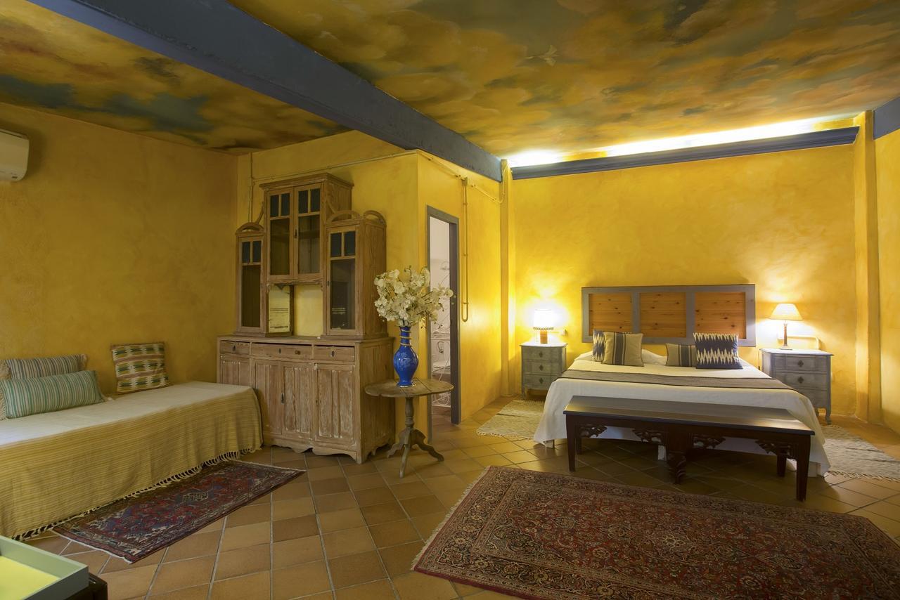 Hostal Blau Peratallada Exterior photo