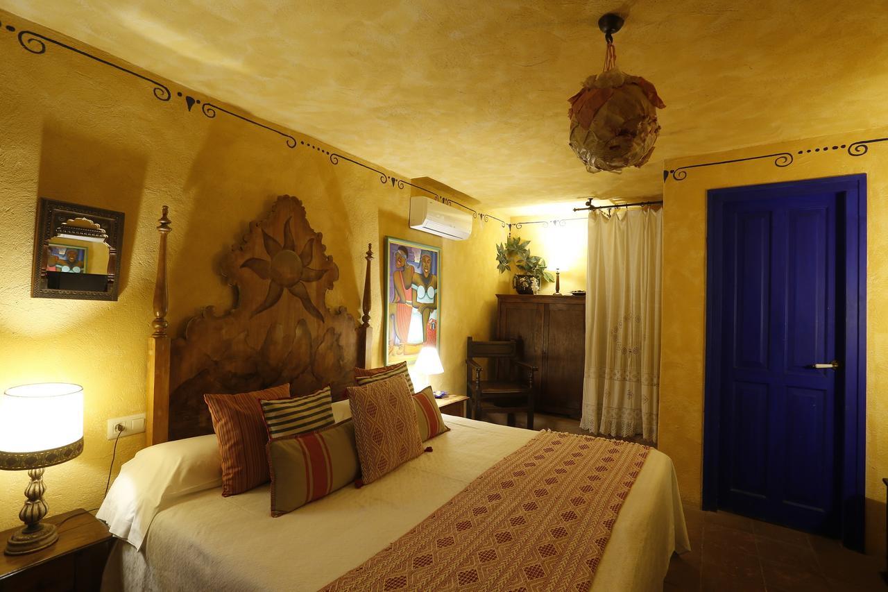 Hostal Blau Peratallada Exterior photo