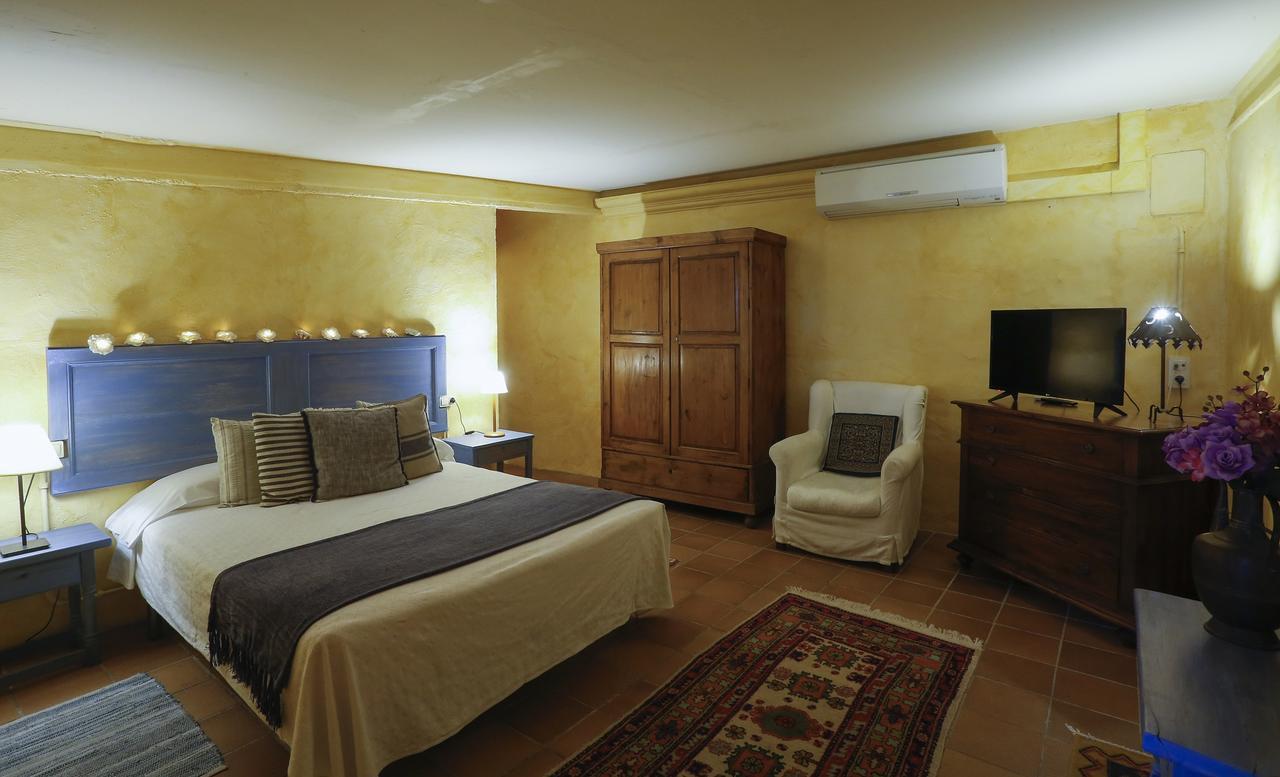 Hostal Blau Peratallada Exterior photo