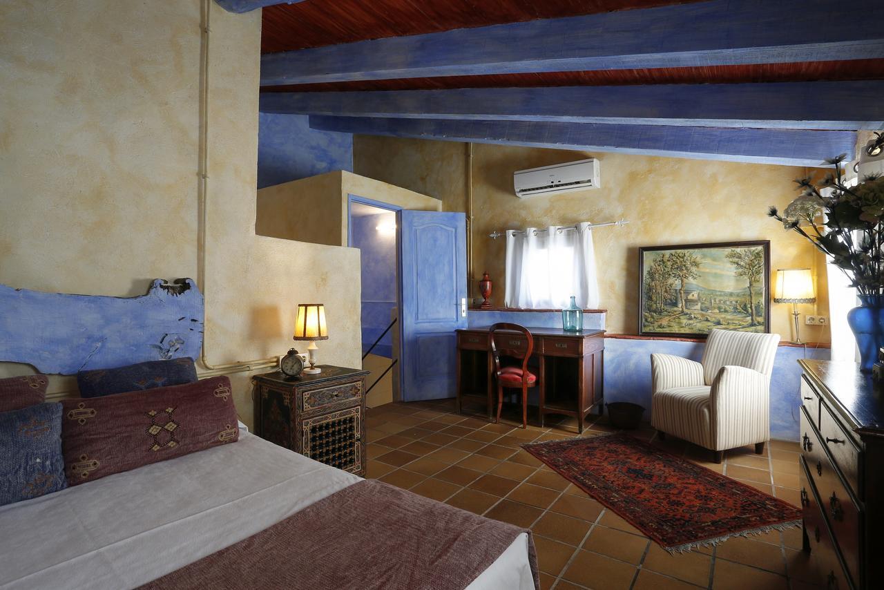 Hostal Blau Peratallada Exterior photo